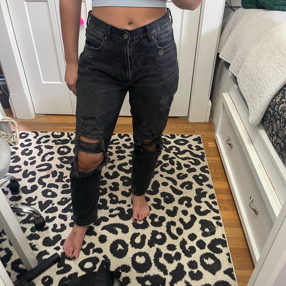 ae distressed black mom jean